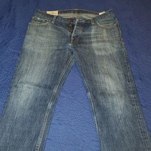 Hollister 34 x 32 skinny jeans